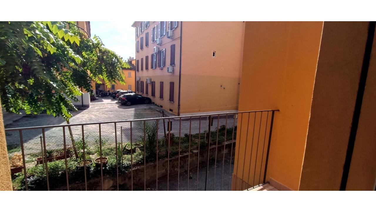 AFFITTO BILOCALE AD.ZE VIA MASSARENTI